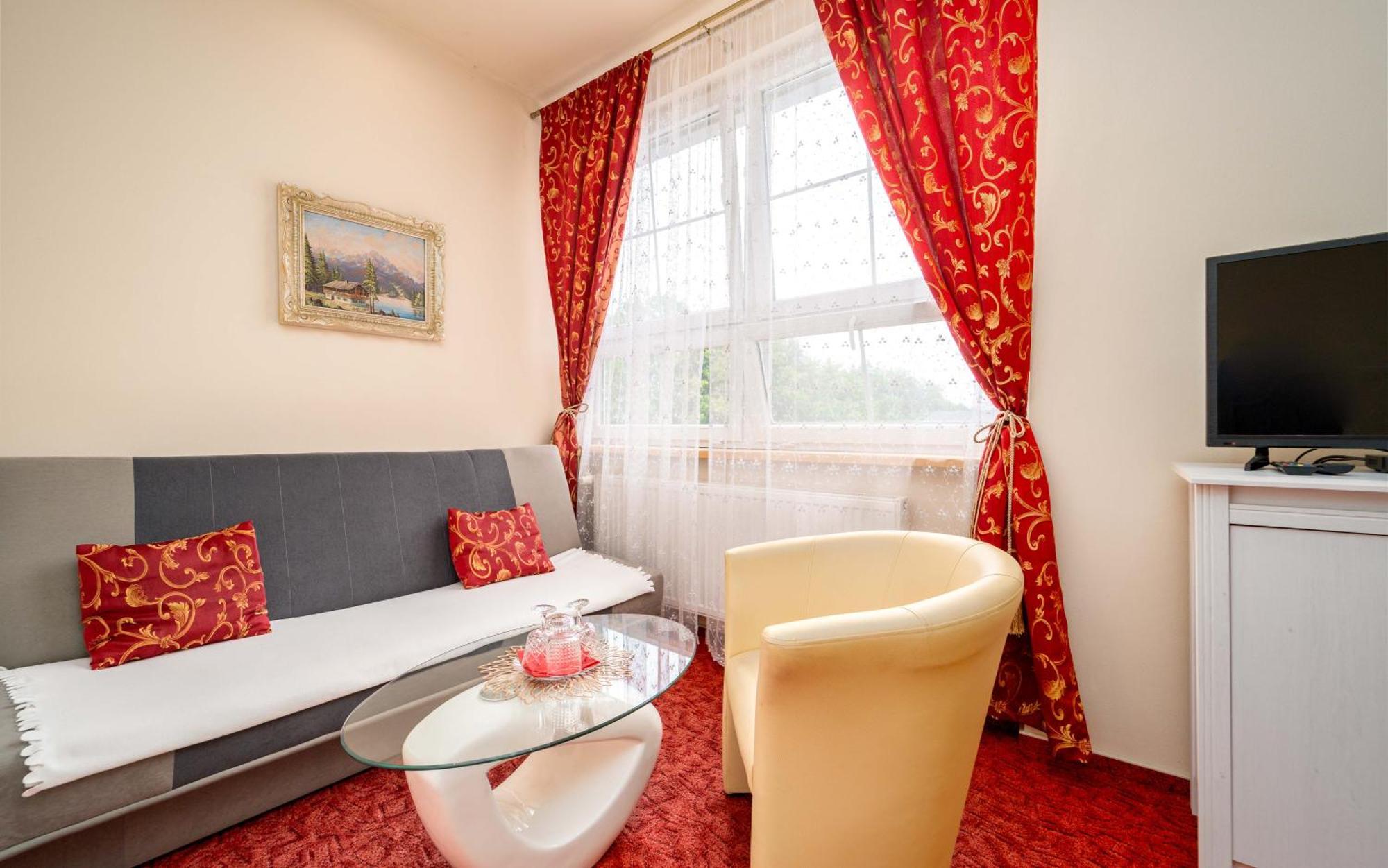 Hotel Na Skalkach Нови-Йичин Экстерьер фото