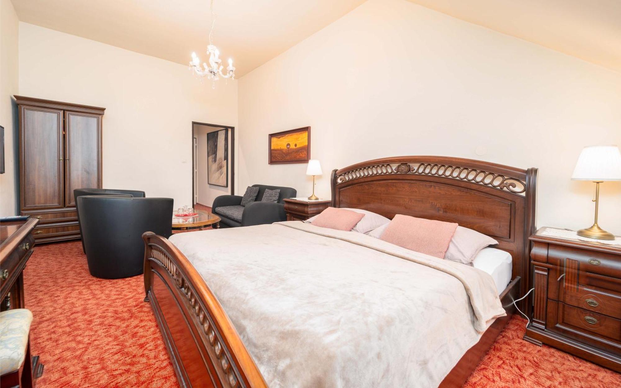 Hotel Na Skalkach Нови-Йичин Экстерьер фото