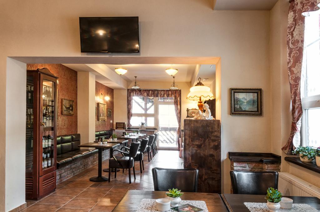 Hotel Na Skalkach Нови-Йичин Экстерьер фото